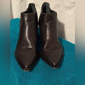 Dolce Vita “Shana” Black Leather Ankle Booties women's sz 6 Fur Heel